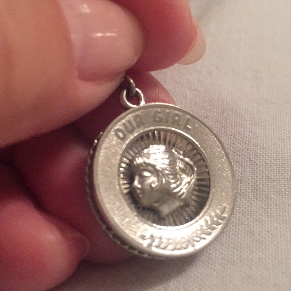 ♣️ An Assortment of Charms ♣️ - Picture 5 of 8